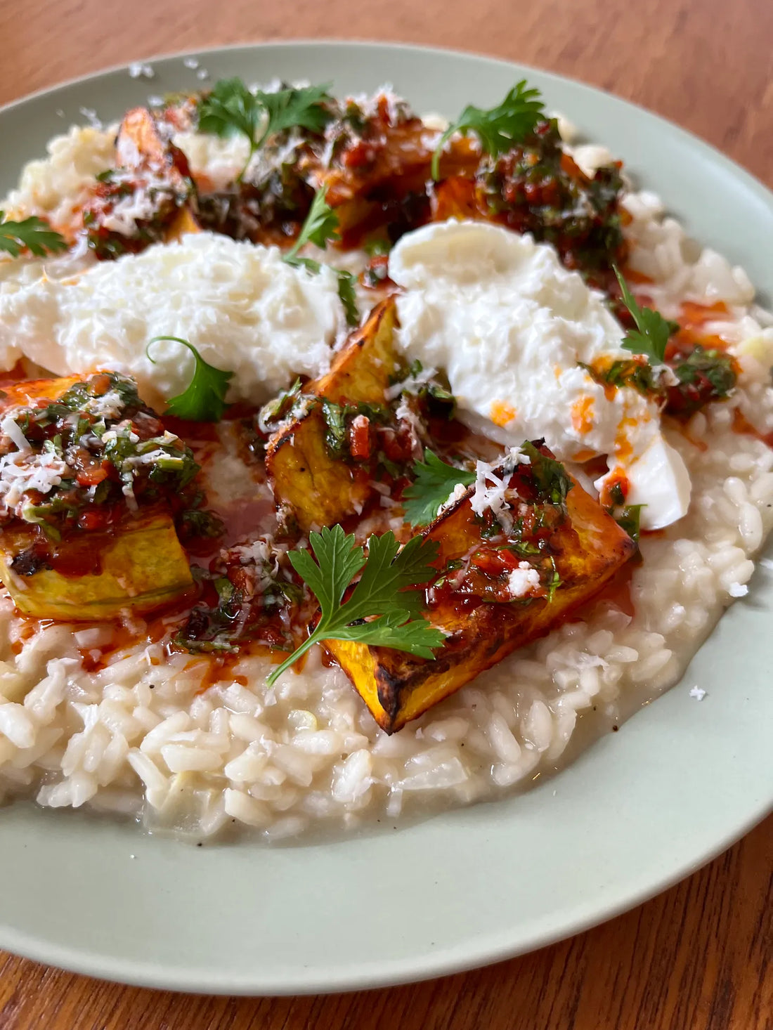 Risotto d’automne avec courge à la harissa et burrata