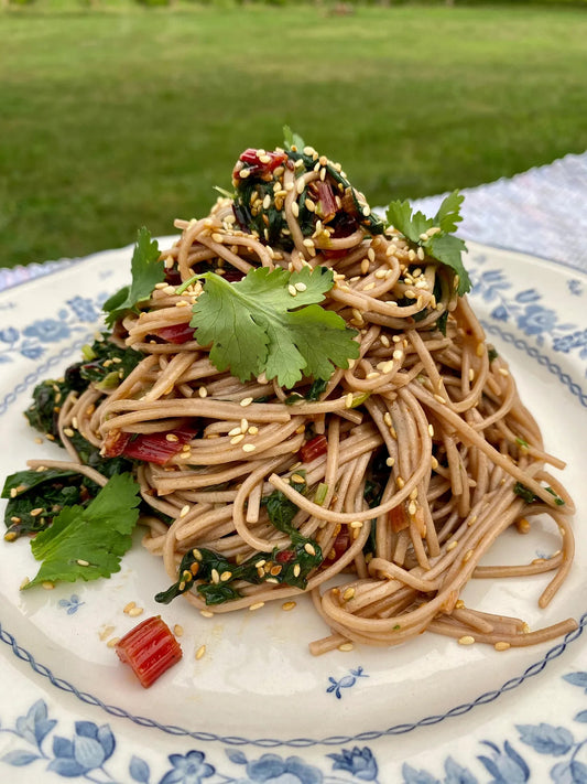 Nouilles soba à la bette à carde