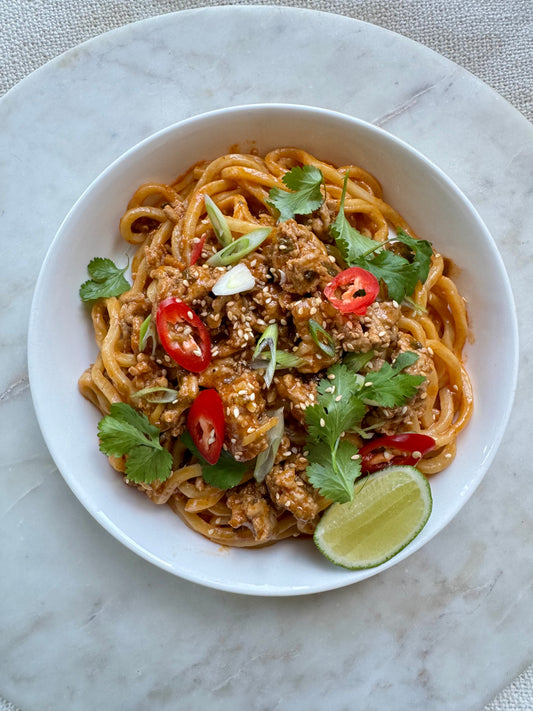 Nouilles ramen épicées au poulet et aux oignons verts