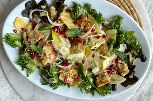 Salade d’hiver au fenouil et laitue croquante avec fromage de chèvre fouetté