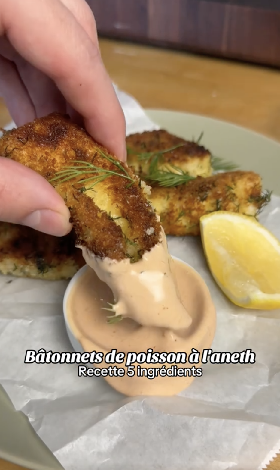 Bâtonnets de poisson poêlés à l’aneth