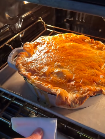 Broccoli and Sharp Aged Cheddar Chicken Pot Pie