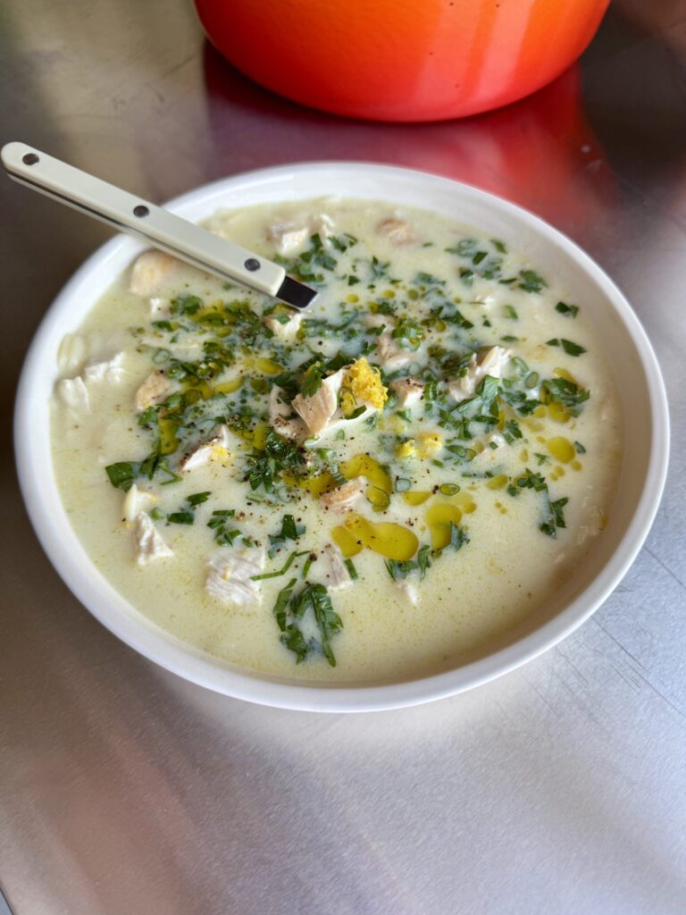Soupe grecque au poulet et au citron (Avgolemono) 