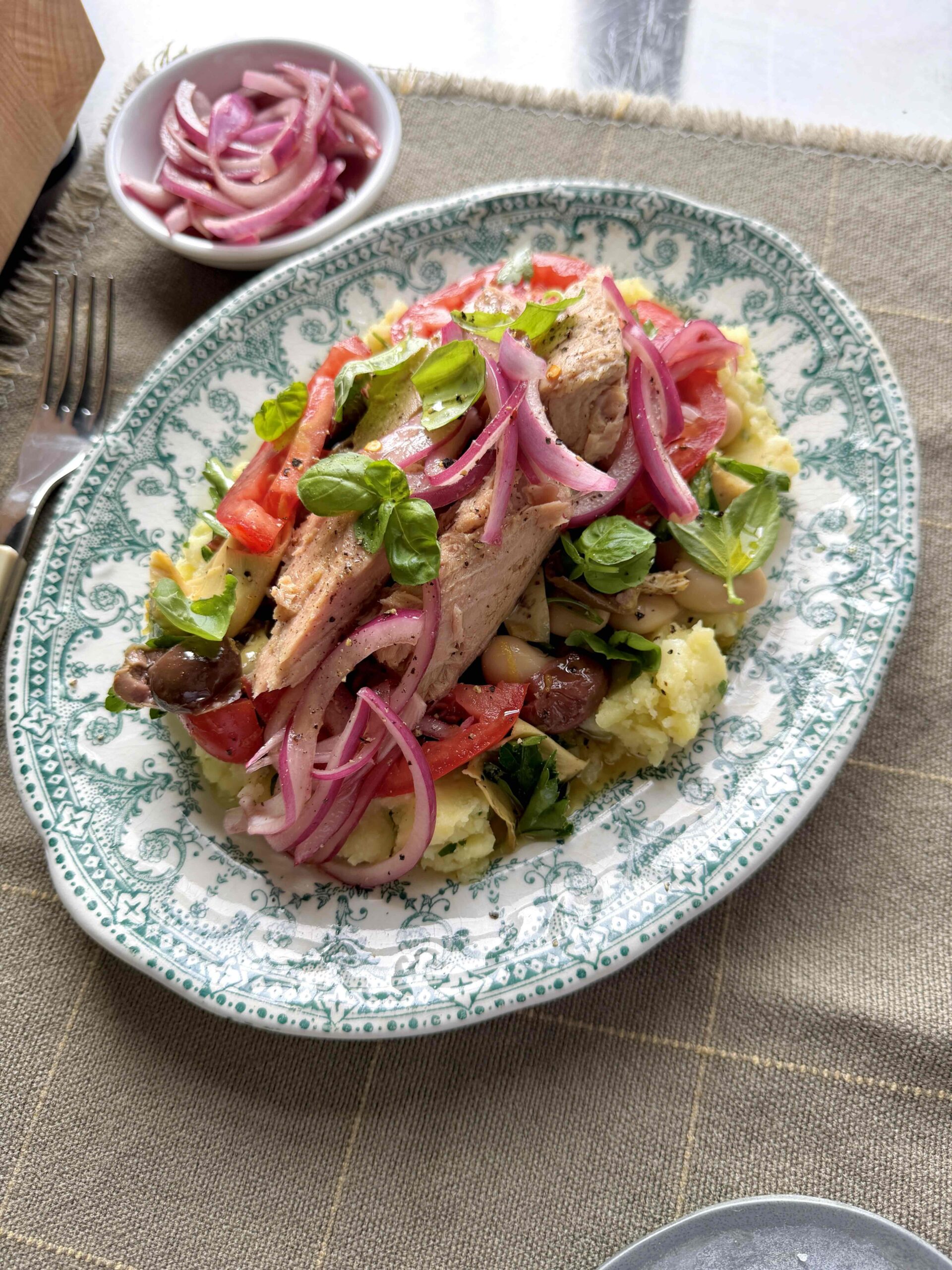 Salade-repas de thon, haricots blancs et pommes de terre